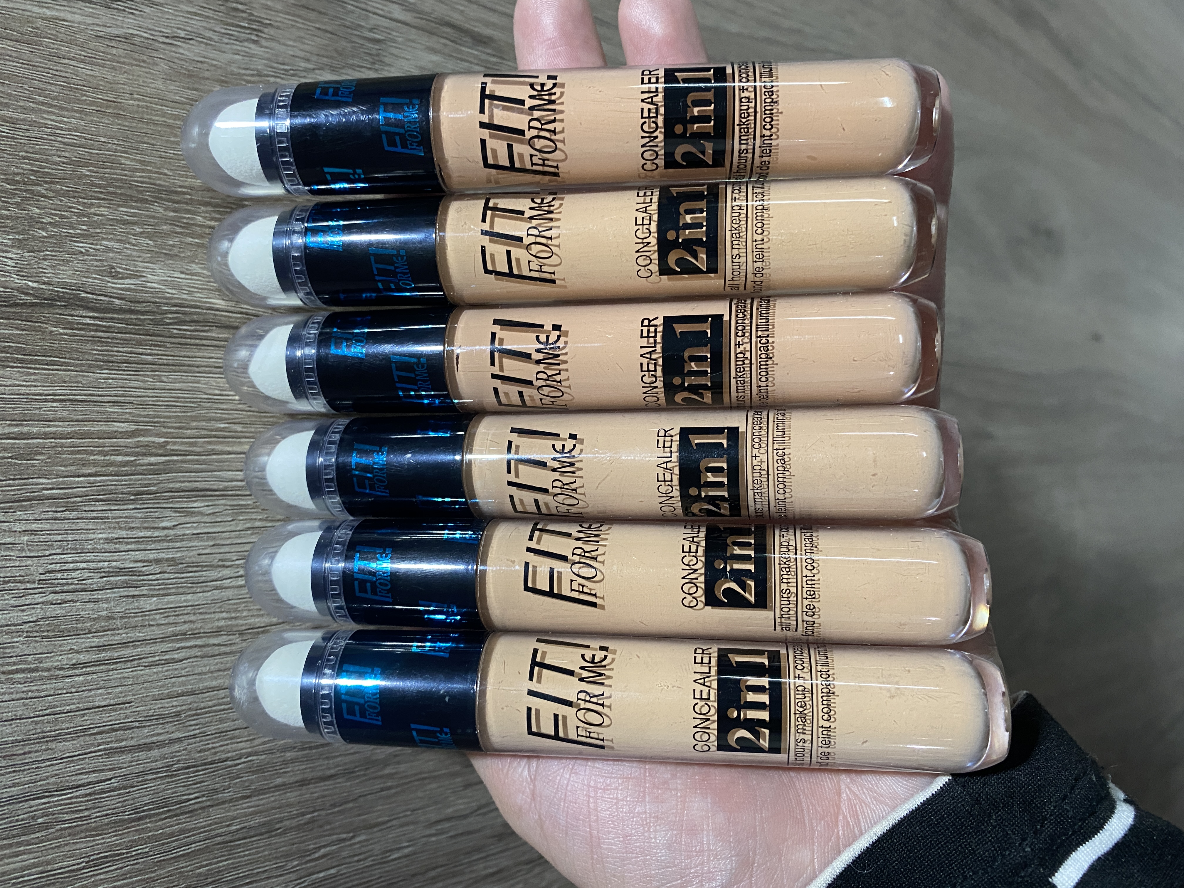 Corrector de ojeras 2 en 1 con esponja!